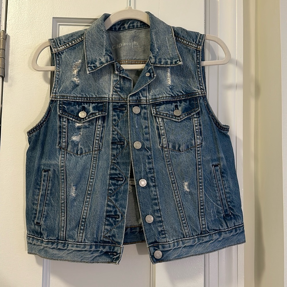 Gap Women’s Distressed Jean Vest
